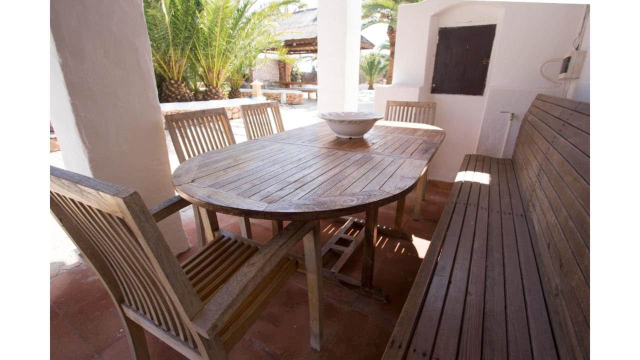 Villa Daniel 5 Mins By Taxi Into Ibiza Town Sant Jordi de ses Salines Exterior photo
